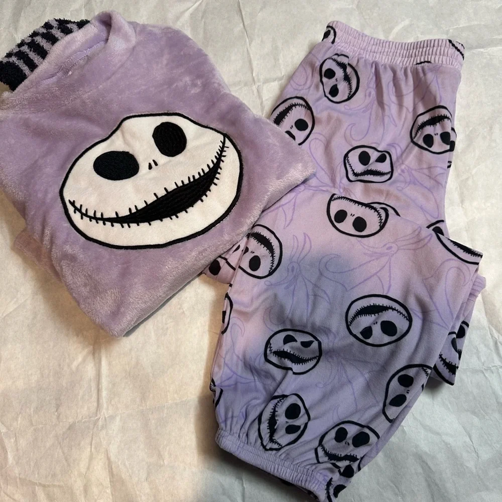 Disney Lavender Sleepwear Set - Picture 2 of 10
